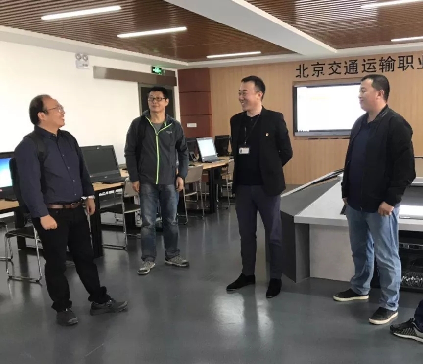 【交通管理与信息工程系】深职院智能交通技术运用专业来Beat365官网进行交流访谈