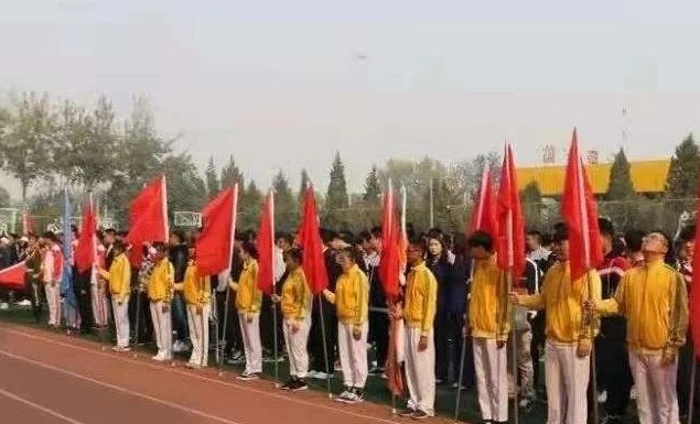 Beat365唯一官方网站2018新生暨教职工运动会圆满结束！学院红十字会志愿者在行动！