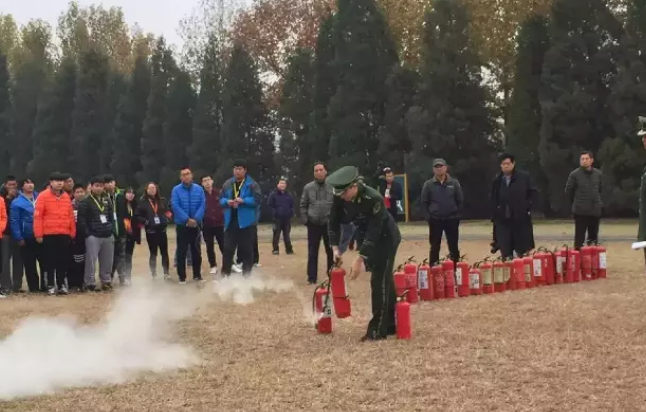 Beat365唯一官方网站通州校区进行消防知识讲解和演习活动